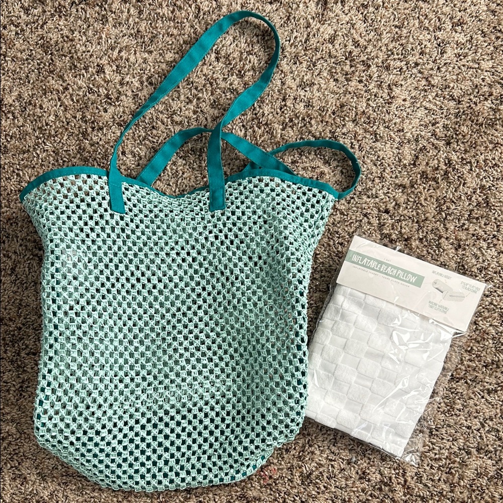 Beach bag + inflatable beach pillow bundle